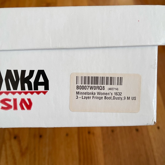 Minnetonka 3-Layer Fringe Boots - Picture 3 of 4